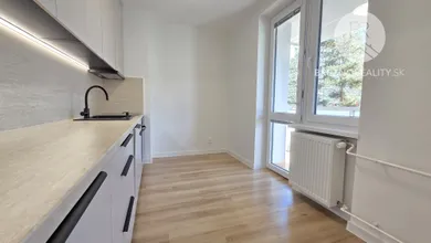 Na predaj 2-izbový byt, 51 m², Valaská