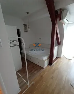 Na prenájom 1-izbový byt, 30 m², Bratislava-Staré Mesto, Panská