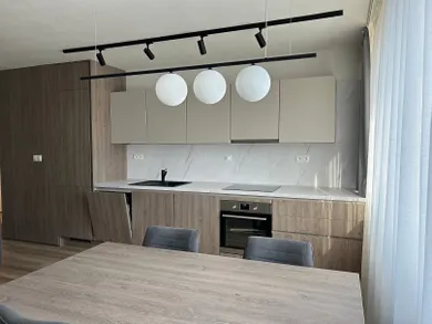 Na prenájom 2-izbový byt, 66 m², Banská Bystrica, Bronzová
