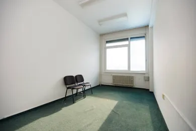 Na prenájom komerčné, 18 m², Košice-Staré Mesto, Letná