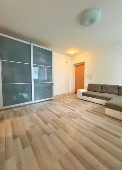 Na predaj 1-izbový byt, 27 m², Bratislava-Petržalka, Andrusovova