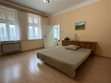 Na predaj 3-izbový byt, 97 m², Nitra, Štúrova