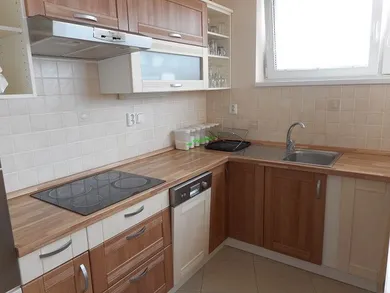 Na prenájom 3-izbový byt, 83 m², Trenčín, Vlárska
