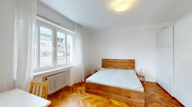 Na prenájom 2-izbový byt, 68 m², Bratislava-Staré Mesto, Dunajská