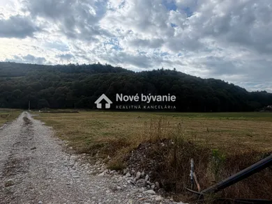 Na predaj pozemok, Plevník-Drienové