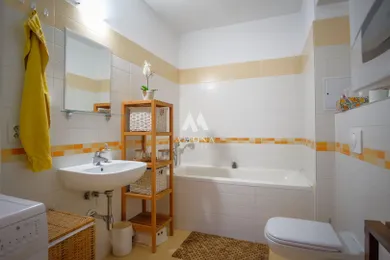 Na predaj byt v Bratislava-Podunajské Biskupice · €209 900 · Čiastočná rekonštrukcia