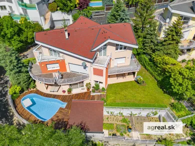 Houses for sale, 6-room in Bratislava-Staré Mesto · €1,650,000
