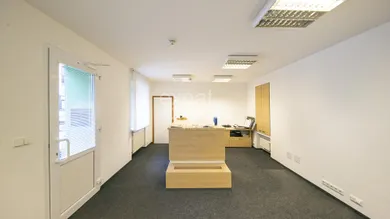 Na prenájom komerčné, 45 m², Bratislava-Staré Mesto, Ferienčíkova
