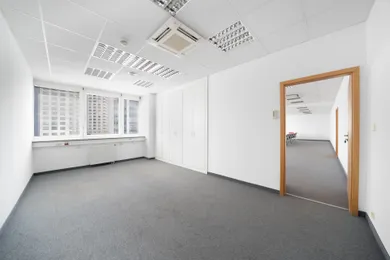 Na prenájom komerčné, 160 m², Bratislava-Ružinov, Jarabinková