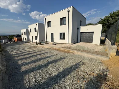 Eladó házak, Perín-Chym · €335 000