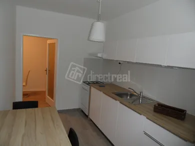 Na prenájom 2-izbový byt, 63 m², Bratislava-Ružinov, Svätoplukova
