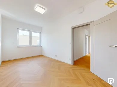 Na predaj 3-izbový byt, 80 m², Trenčín, Legionárska