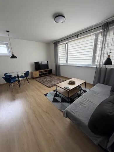 Na prenájom 2-izbový byt, 45 m², Hviezdoslavov