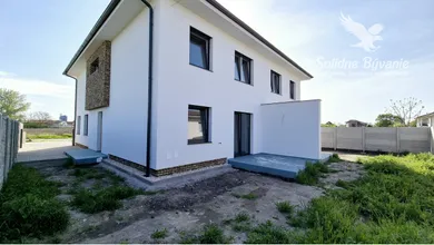 Na predaj 3-izbový byt, 81 m², Veľký Meder