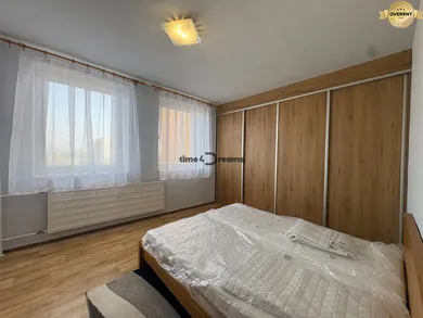 Na prenájom 2-izbový byt, 67 m², Levice