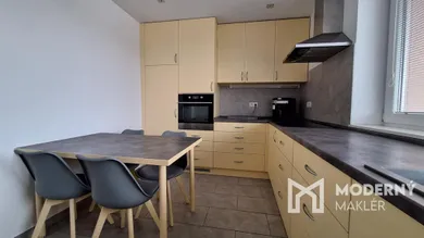 Na predaj 2-izbový byt, 78 m², Bánovce nad Bebravou, Trenčianska cesta