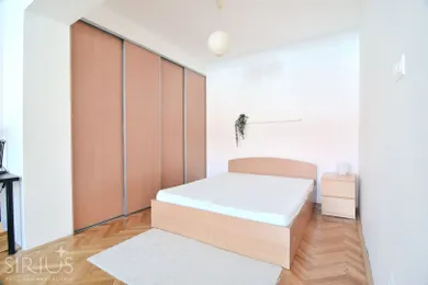 Na prenájom 2-izbový byt, 58 m², Bratislava-Staré Mesto, Palisády