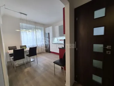 Na prenájom 2-izbový byt, 55 m², Bratislava-Staré Mesto, Záhrebská