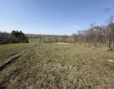 Na predaj pozemok, Veľký Lapáš