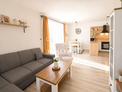 Na predaj 4-izbový byt, 79 m², Bratislava-Nové Mesto
