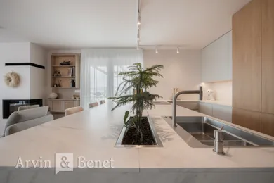 Na predaj 5-izbový byt, 316 m², Bratislava-Ružinov
