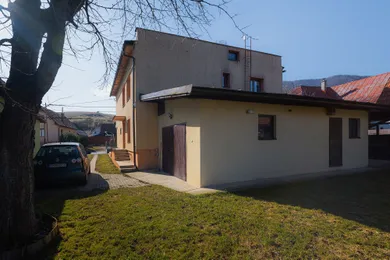 Na predaj dom, Istebné