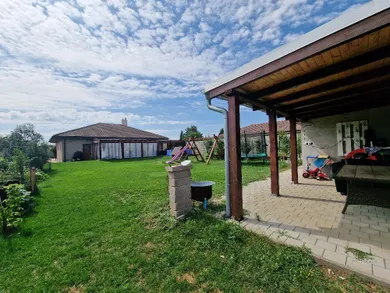 Na predaj dom, 183 m², Sereď