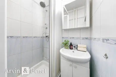 Na predaj 2-izbový byt, 57 m², Bratislava-Ružinov, Solivarská