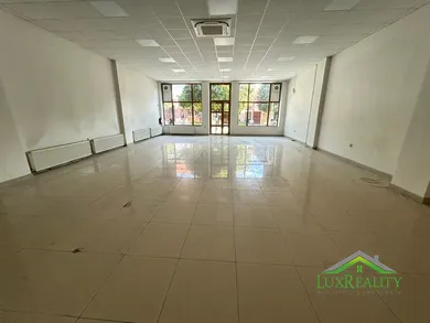 Na prenájom komerčné, 252 m², Nové Mesto nad Váhom, J. Hašku