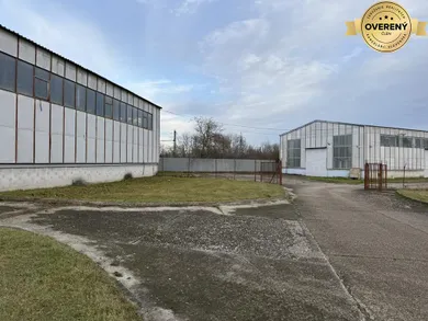 Na prenájom komerčné, 250 m², Bratislava-Rača
