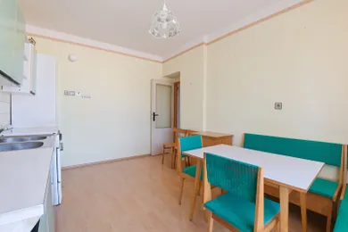 Na predaj 4-izbový dom, 180 m², Veľký Meder, Kúpeľná