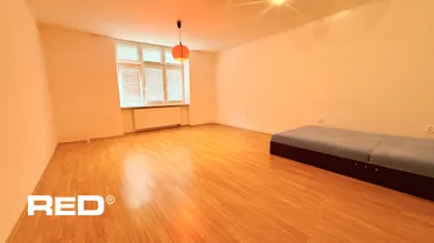 Na prenájom 2-izbový byt, 70 m², Žilina, Moyzesova
