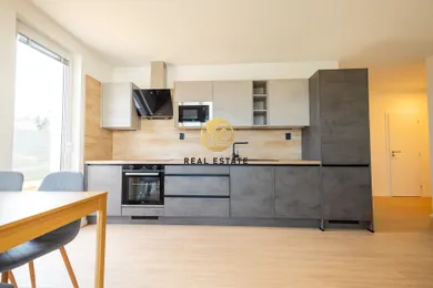Byty na prenájom 3-izbový, Nitra · €770