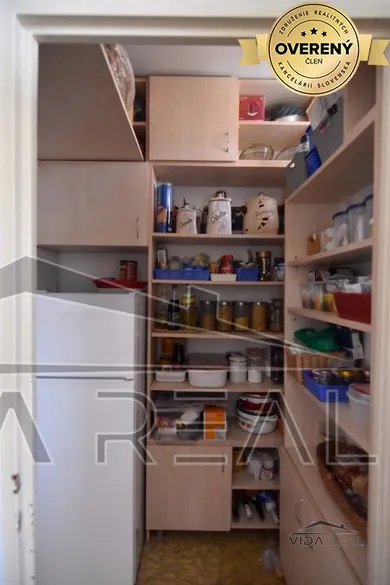 Na predaj 3-izbový byt, 65 m², Bratislava-Dúbravka, Lipského