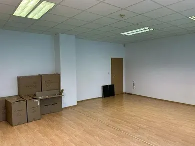 Na prenájom komerčné, 38 m², Bratislava-Petržalka, Údernícka