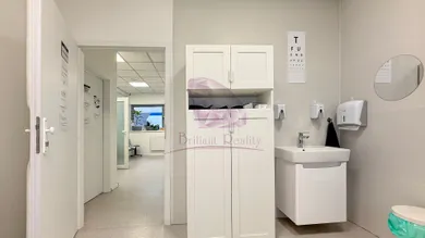 Na predaj komerčné, 77 m², Senec, Lichnerova
