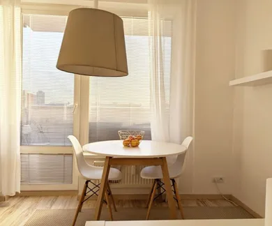 Na prenájom 2-izbový byt, 50 m², Bratislava-Ružinov, Jégého