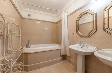 Na predaj 4-izbový byt, 175 m², Bratislava-Staré Mesto