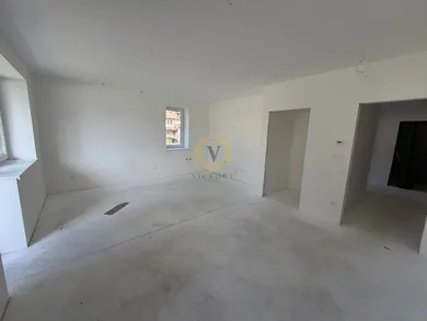 Na predaj 3-izbový byt, 81 m², Hriňová, Školská