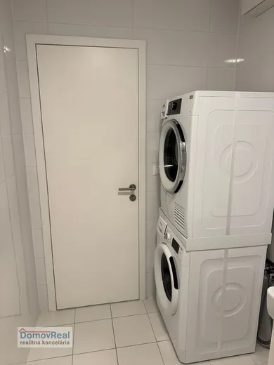 Na predaj 2-izbový byt, 66 m², Bratislava-Ružinov, Jarabinková