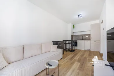 Mieszkania na wynajem, 2-pokojowe, Banská Bystrica · €680