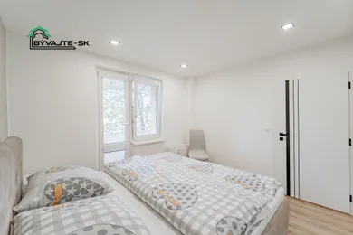Na prenájom 2-izbový byt, 62 m², Prievidza, A. Stodolu
