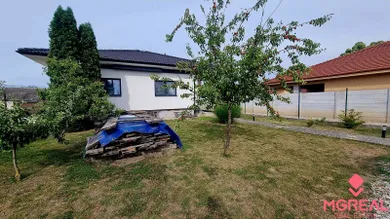 Domy na predaj 4-izbový, Nitra · €317 000
