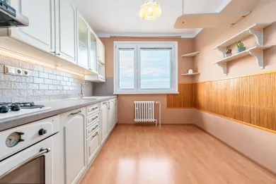 Na predaj 3-izbový byt, 68 m², Bratislava-Devínska Nová Ves