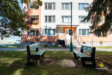 Na predaj 4-izbový byt, 82 m², Prievidza, Lúčna