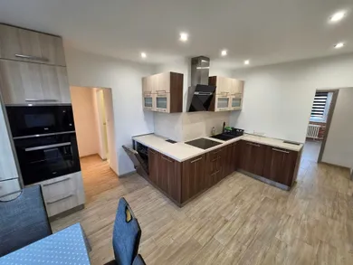 Na predaj 3-izbový byt, 74 m², Nové Zámky, M. R. Štefánika