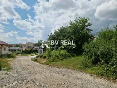 Na predaj pozemok, Prievidza