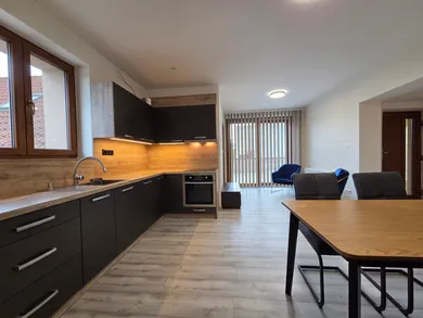 Mieszkania na wynajem, 3-pokojowe, Košice-Sever · €900