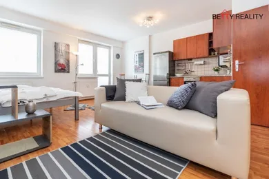 Na prenájom 2-izbový byt, 52 m², Bratislava-Podunajské Biskupice