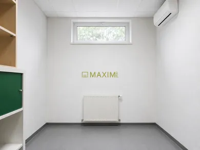 Na predaj komerčné, 62 m², Bratislava-Ružinov, Tomášikova